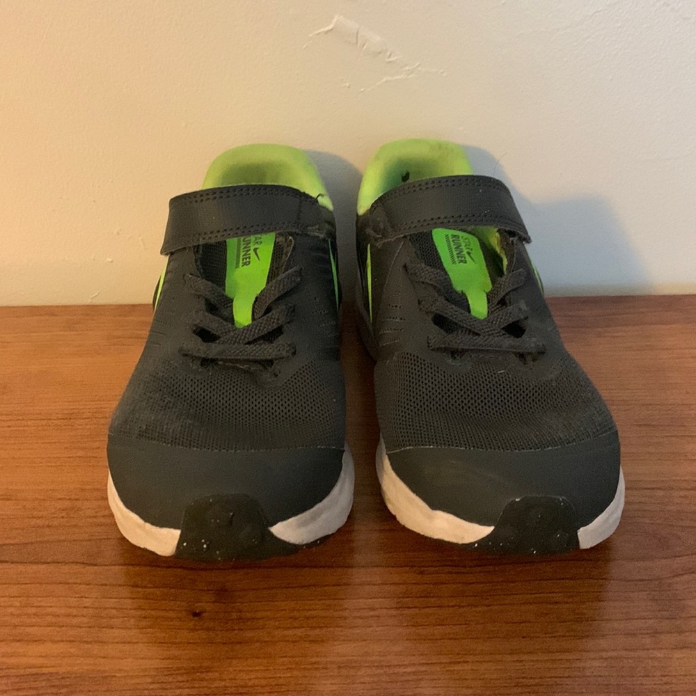 Nike Star Runner Size 2Y